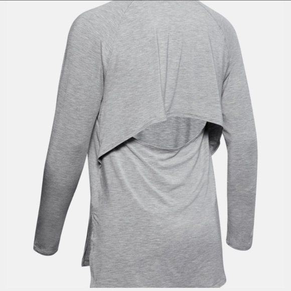 Under Armour - Long Sleeve Loose Athletic Top NWT - Picture 6 of 12